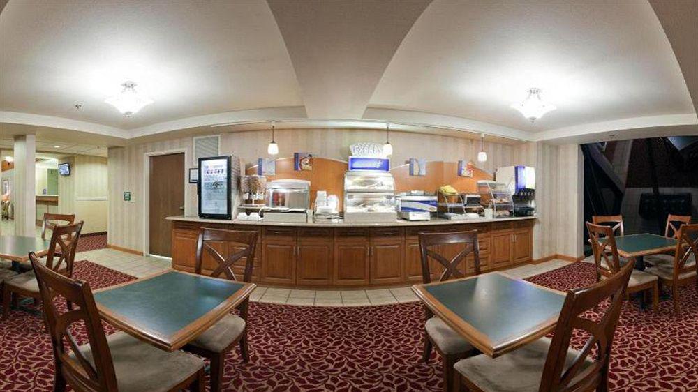 Holiday Inn Express Hotel Germantown - Northwest Milwaukee, An Ihg Hotel Exterior photo